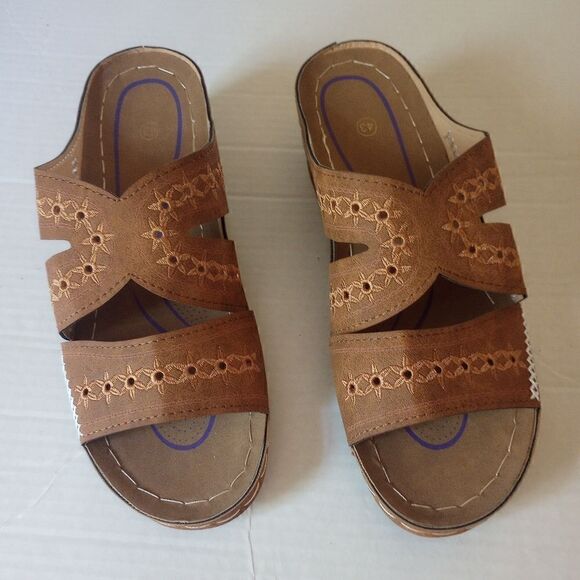 Faux leather eyelet lace sandals with outside stitching - Picture 1 of 10